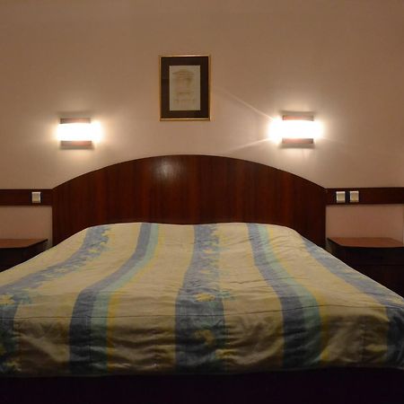 Hotel Mimoza Kumanowo Zewnętrze zdjęcie