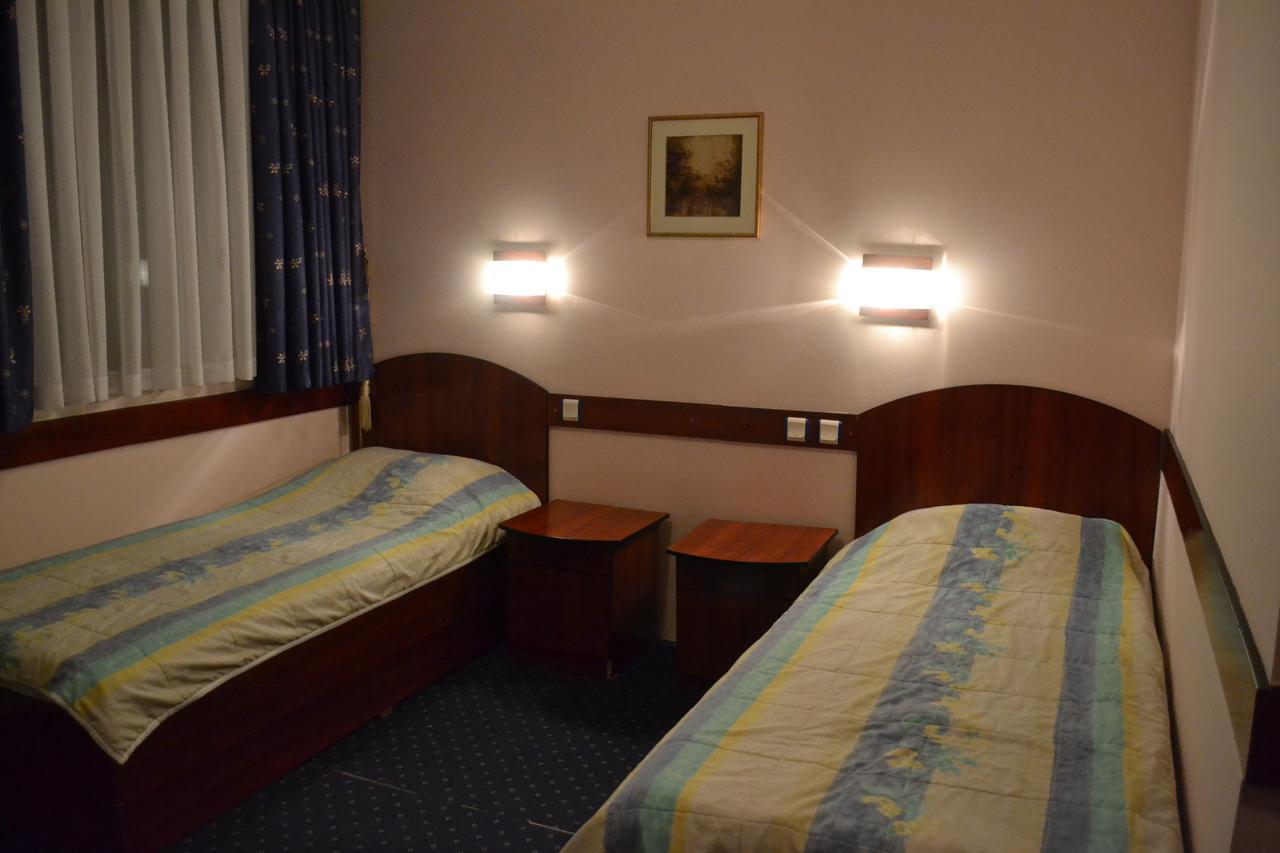 Hotel Mimoza Kumanowo Zewnętrze zdjęcie