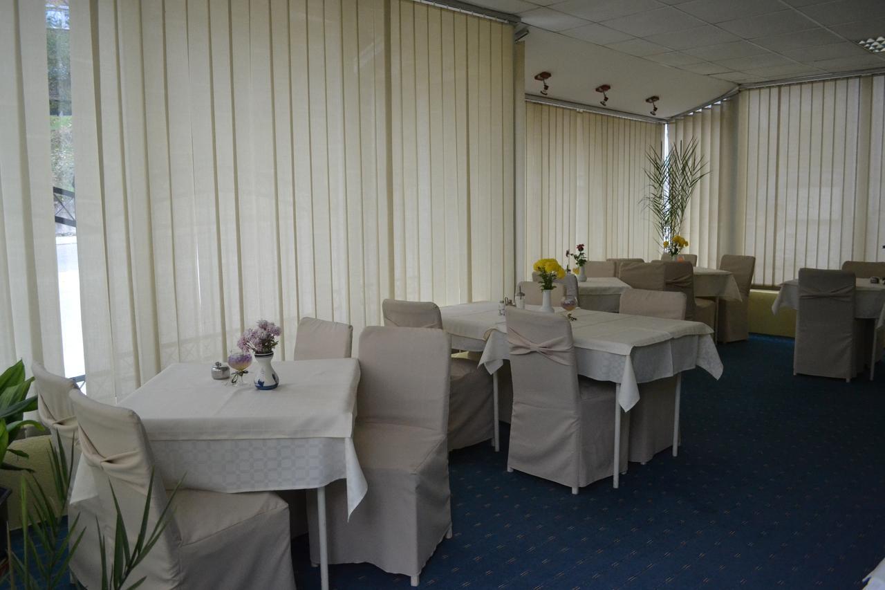 Hotel Mimoza Kumanowo Zewnętrze zdjęcie