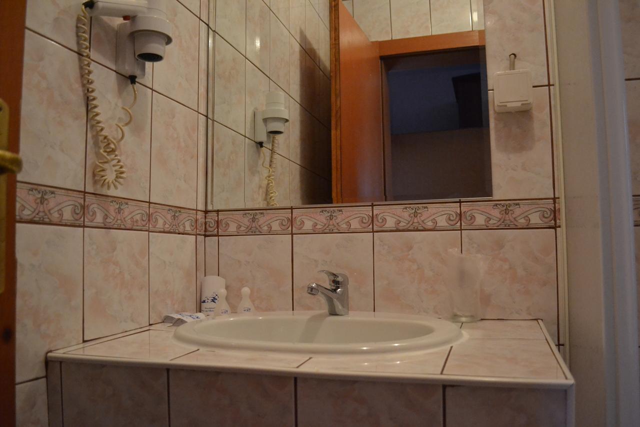 Hotel Mimoza Kumanowo Zewnętrze zdjęcie